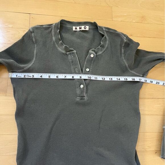 AMO Thermal Henley Tee in Tea Leaf XS - Picture 9 of 11